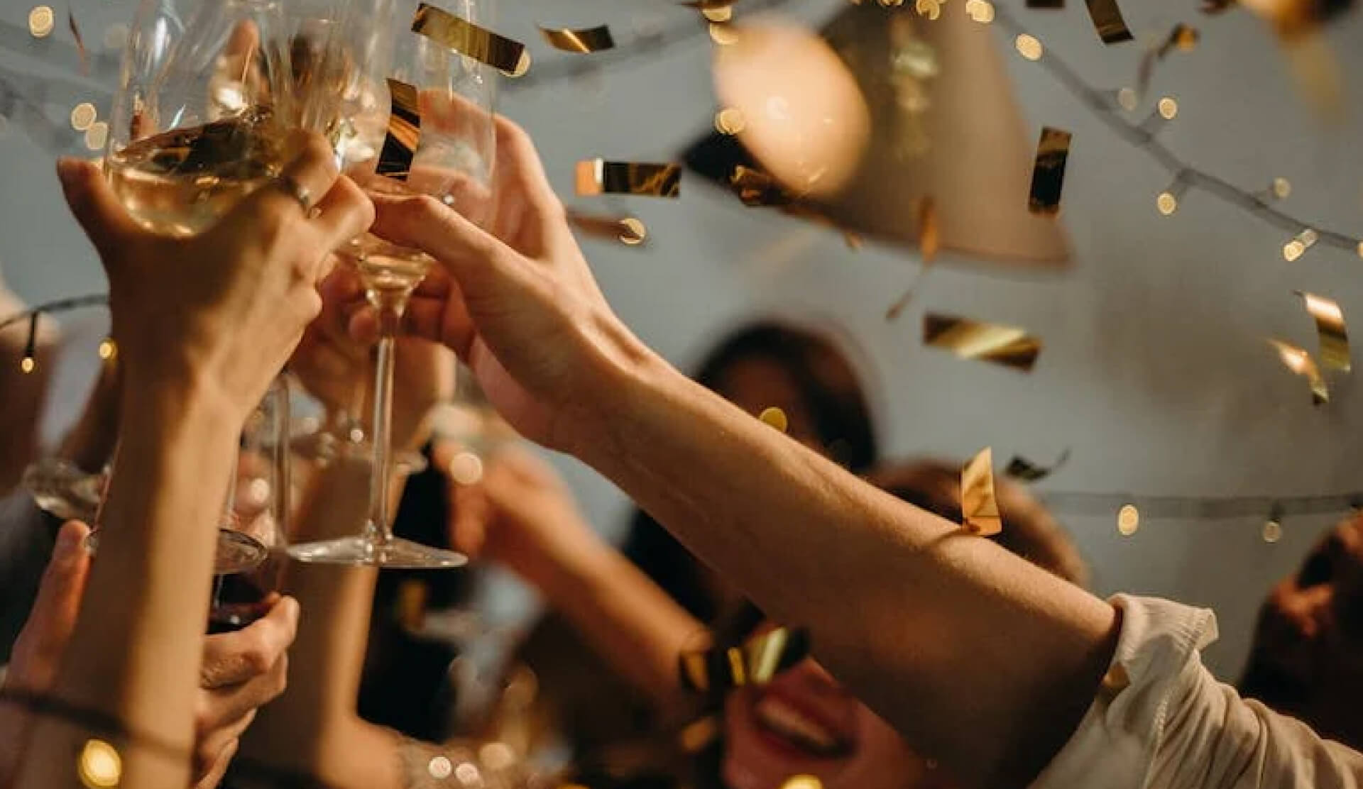 HOW TO STAY ON TRACK DURING THE FESTIVE SEASON