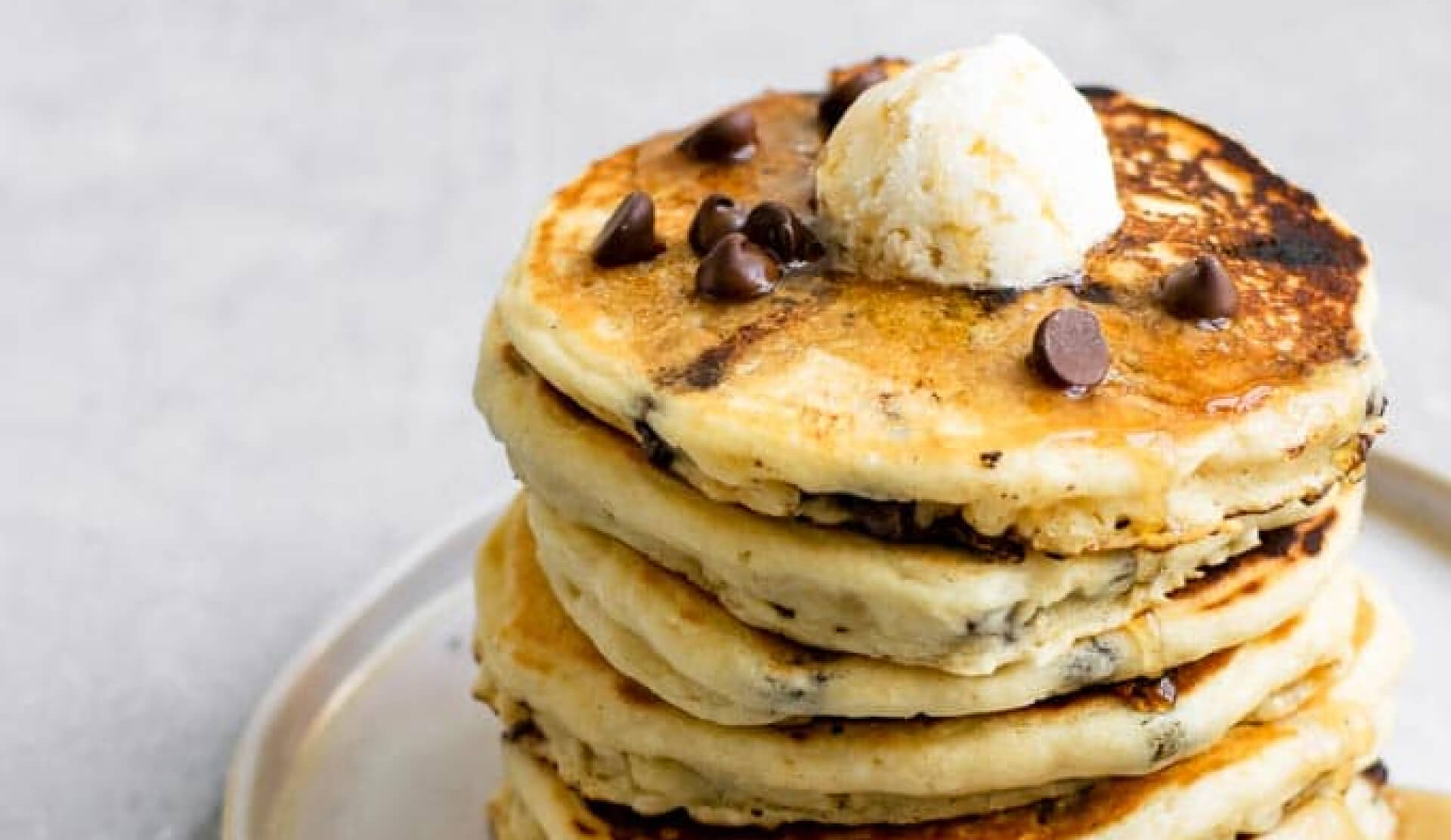 CHOC CHIP PROTEIN PANCAKES